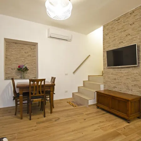 Casina Valentina - Happy Apartment Florenz